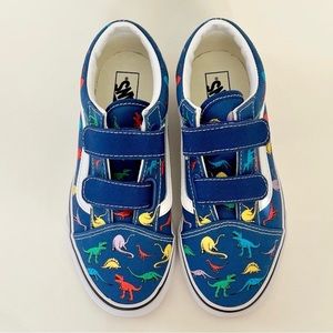 Vans Old Skool V Dino Boys Sneakers Blue Dinosaur Print Pattern NWT Size 2.5